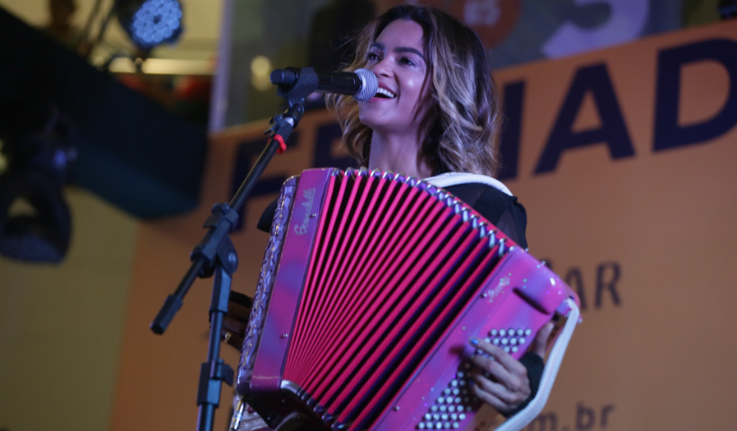 Arraiá da Cidade do Samba: Lucy Alves, Forroçacana e Falamansa fazem a festa neste fim de semana - Prefeitura da Cidade do Rio de Janeiro