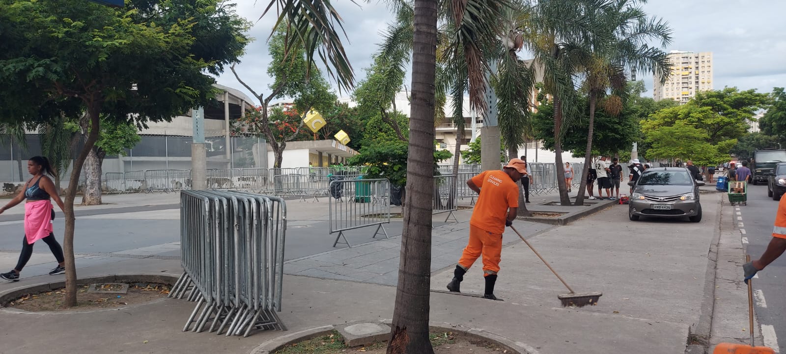 Comlurb prepara operação especial de limpeza para jogo entre Flamengo e América-MG no Maracanã - Prefeitura da Cidade do Rio de Janeiro
