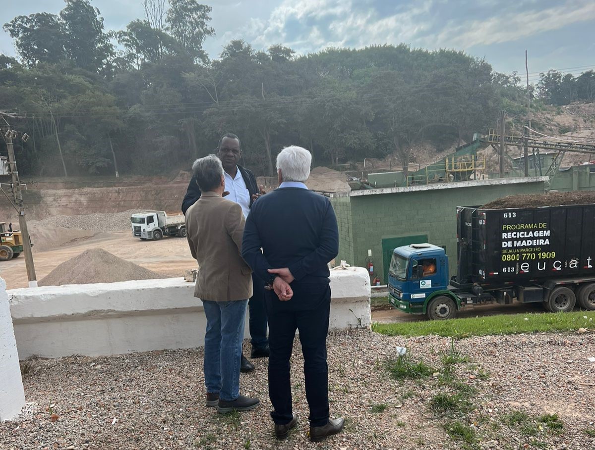 Geresol recebe visita de gestores de Vinhedo