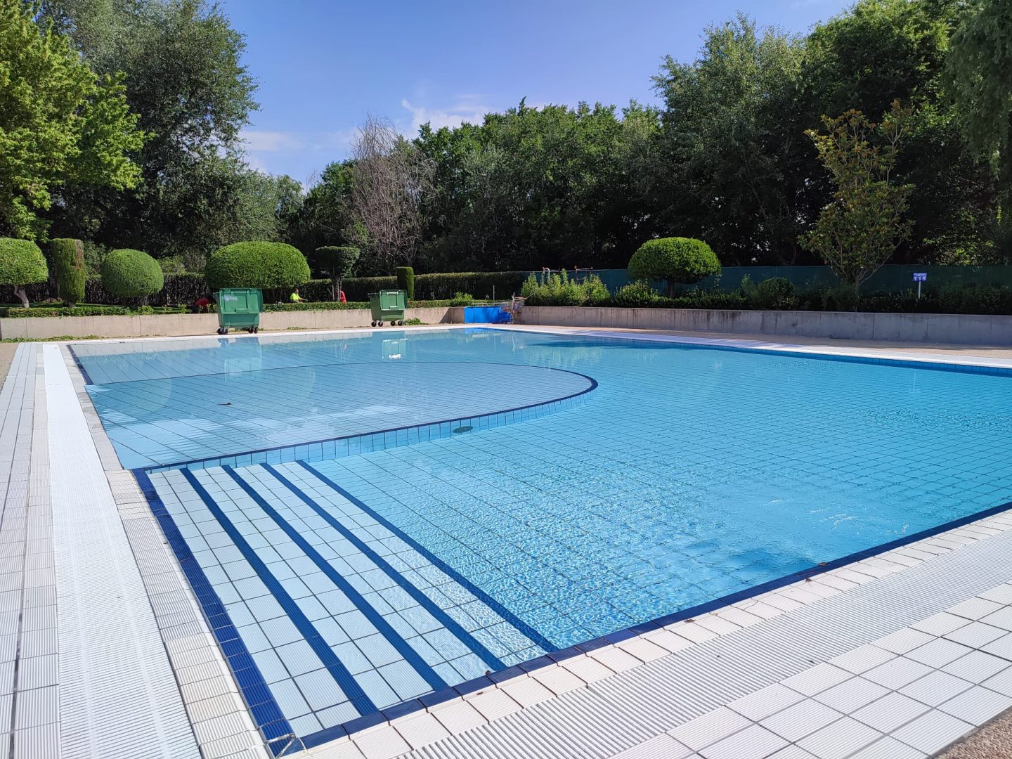 'Patas al agua', regresa la jornada de puertas abiertas para perros en la piscina municipal de verano
