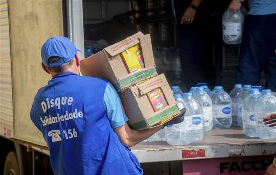 Curitiba envia doaes para atingidos pela chuva em Almirante Tamandar