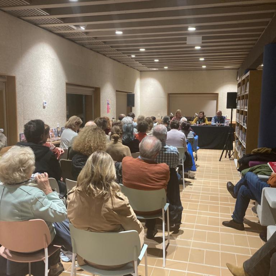 La Caja de Cultura acogió la presentación del libro “Hada, juegos del destino”