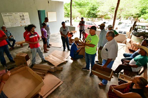Prefeitura de Cuiab | Comunidade da Serra das Laranjeiras recebe curso de Tcnicas em Apicultura promovido pela Prefeitura de Cuiab