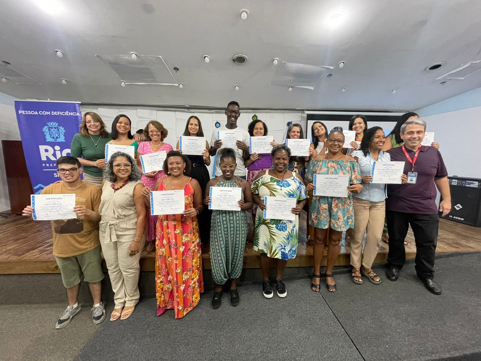 Prefeitura do Rio promove formatura do 1º curso de Língua Brasileira de Sinais - Prefeitura da Cidade do Rio de Janeiro
