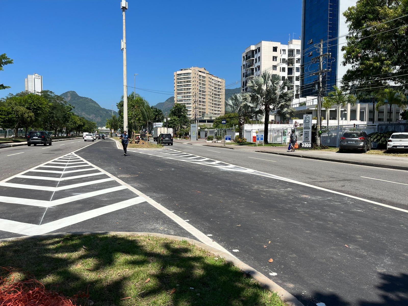 Subprefeitura de Jacarepaguá entrega alça de acesso à pista central da Avenida Abelardo Bueno - Prefeitura da Cidade do Rio de Janeiro