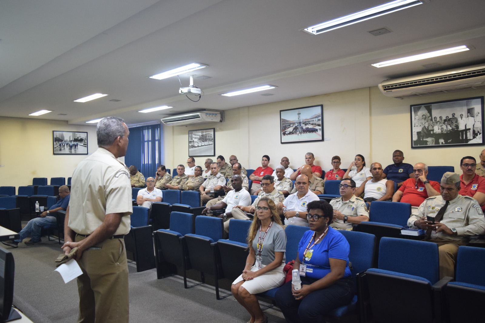 Janeiro Branco: servidores da Guarda Municipal participam de palestra de prevenção ao suicídio - Prefeitura da Cidade do Rio de Janeiro