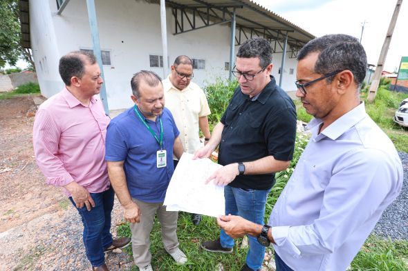 Prefeitura de Cuiab | A pedido do prefeito, secretrio de Sade determina retomada de obra do PSF do Pedra 90 abandonada pelo gabinete de interveno do Estado