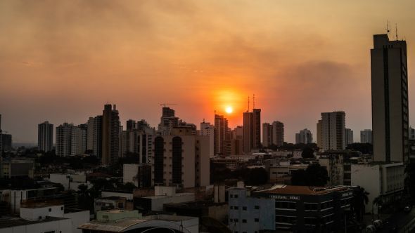 Prefeitura de Cuiab | Veja apresenta reportagem sobre o calor extremo e repercute aes na educao, mobilidade urbana e respeito aos servidores da Prefeitura de Cuiab
