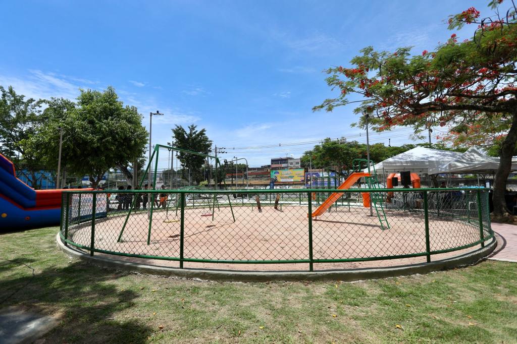Prefeitura inaugura obras do Bairro Maravilha na Muzema e praça em Marechal Hermes - Prefeitura da Cidade do Rio de Janeiro