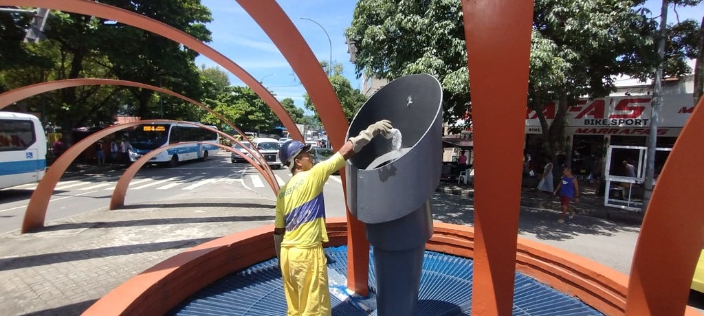 Chafarizes cariocas recebem cuidados especiais no esforço público contra a dengue na cidade - Prefeitura da Cidade do Rio de Janeiro