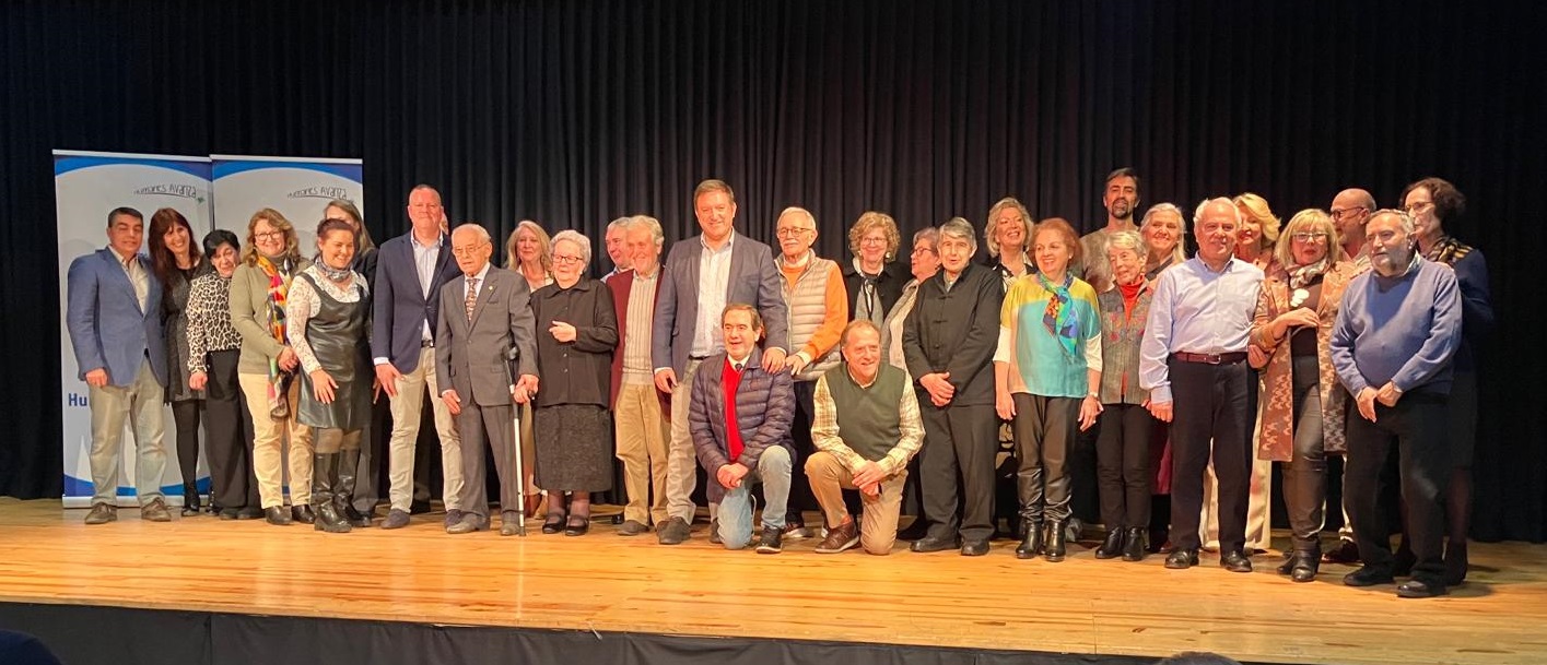 Humanes de Madrid rinde homenaje a sus profesores jubilados con un emotivo acto
