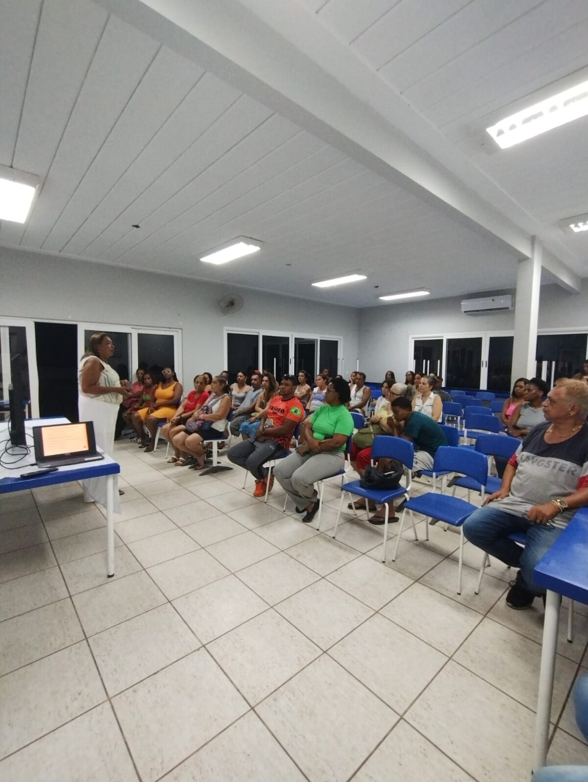 Educação de Búzios promove encontro para discutir convivência e uso de celular nas escolas